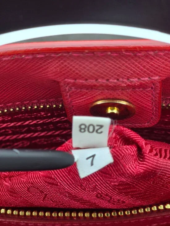Prada Galleria Lux red Saffiano - Picture 8 of 16